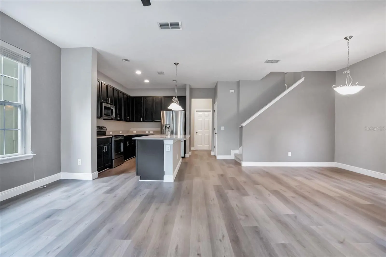 6867 SUNDROP ST