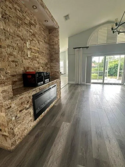 2828 RUNYON CIR