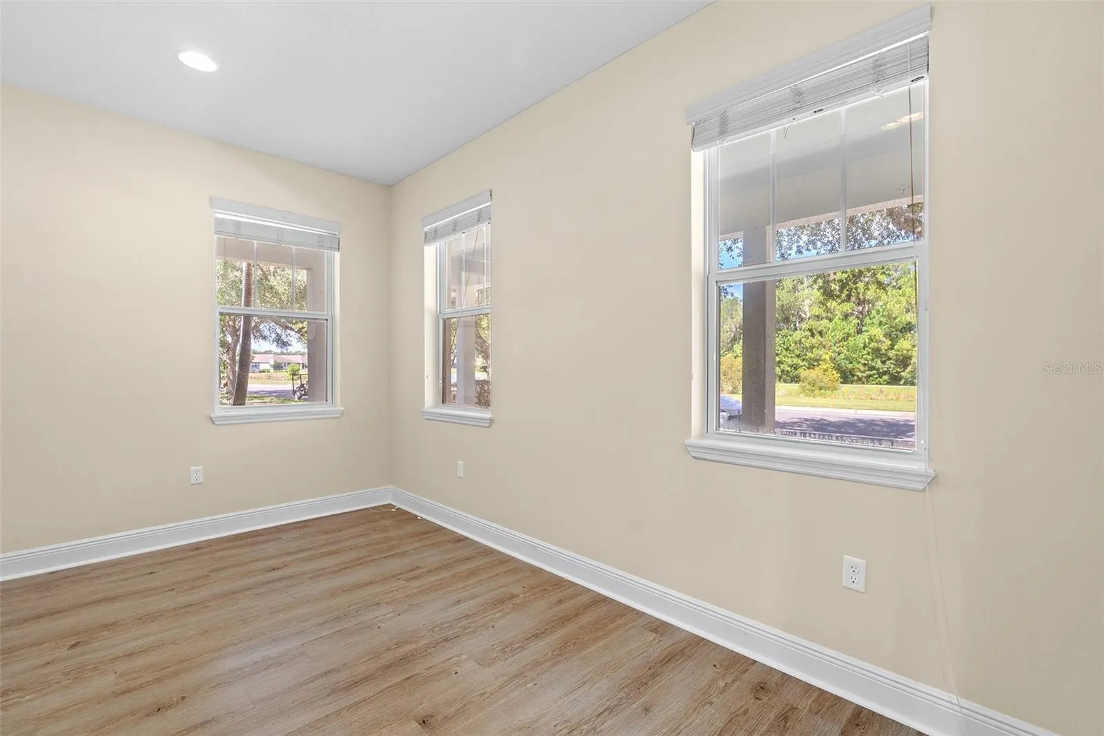 3353 SCHOOLHOUSE RD