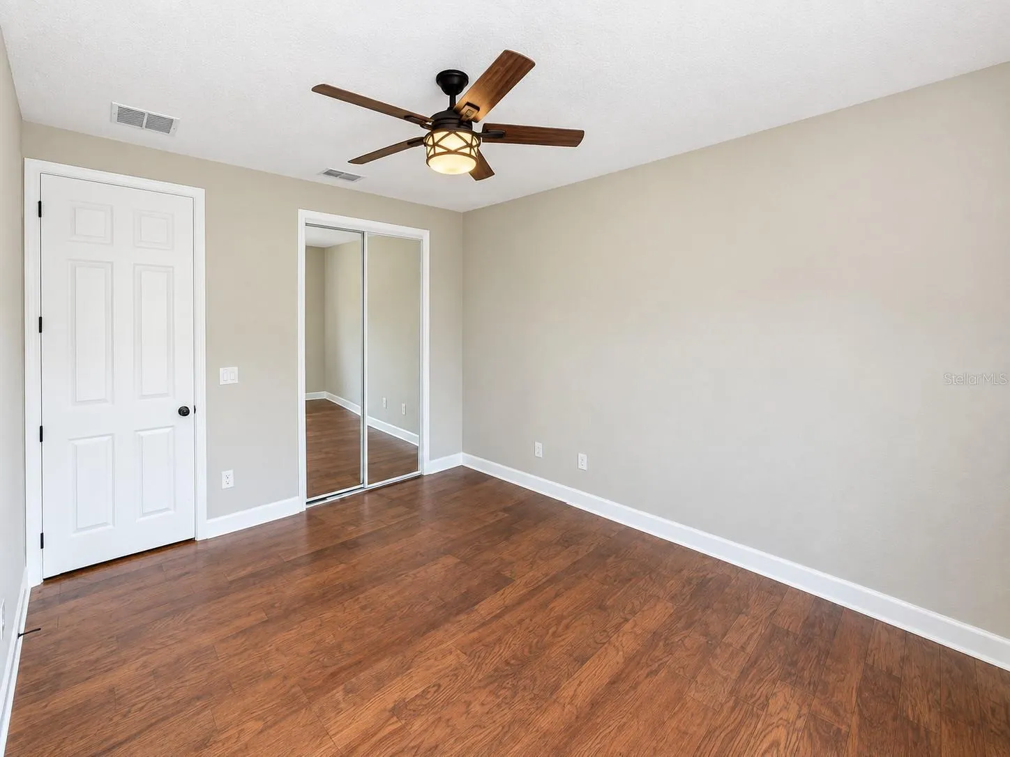 3915 SHOREVIEW DR
