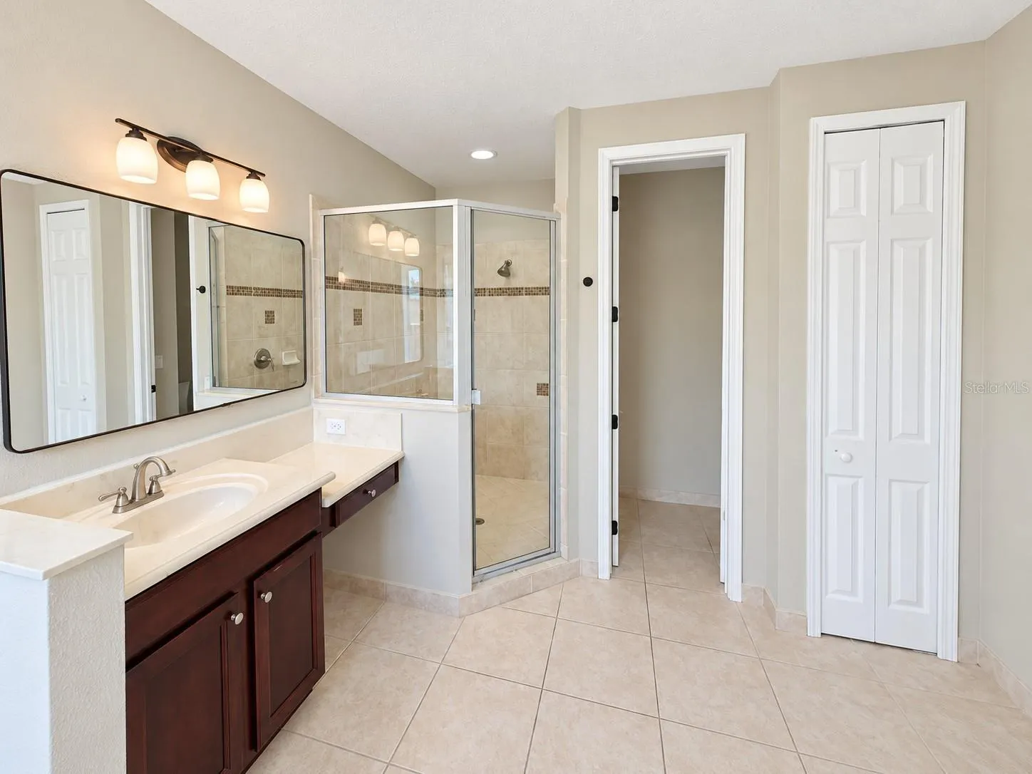 3915 SHOREVIEW DR