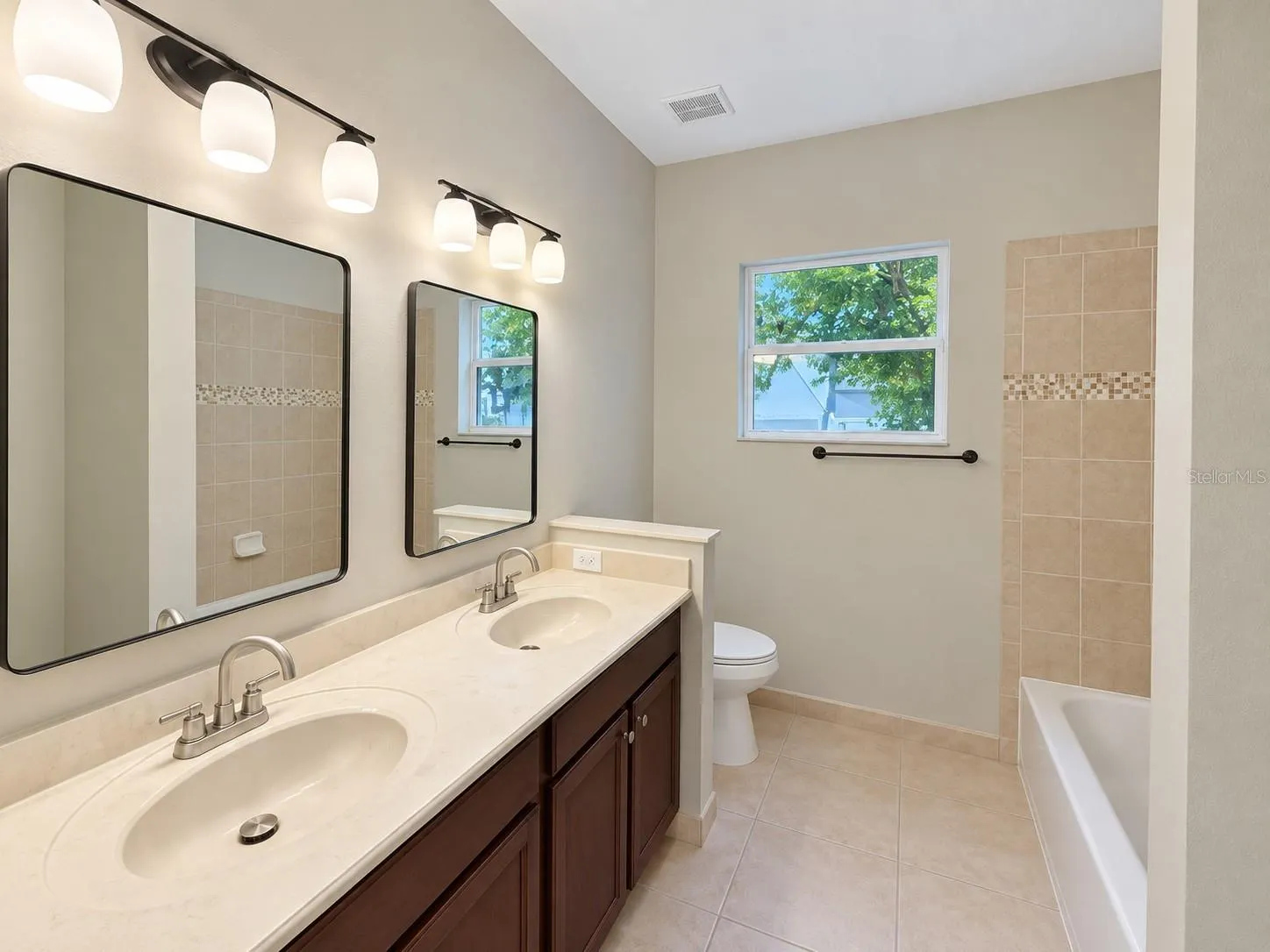 3915 SHOREVIEW DR