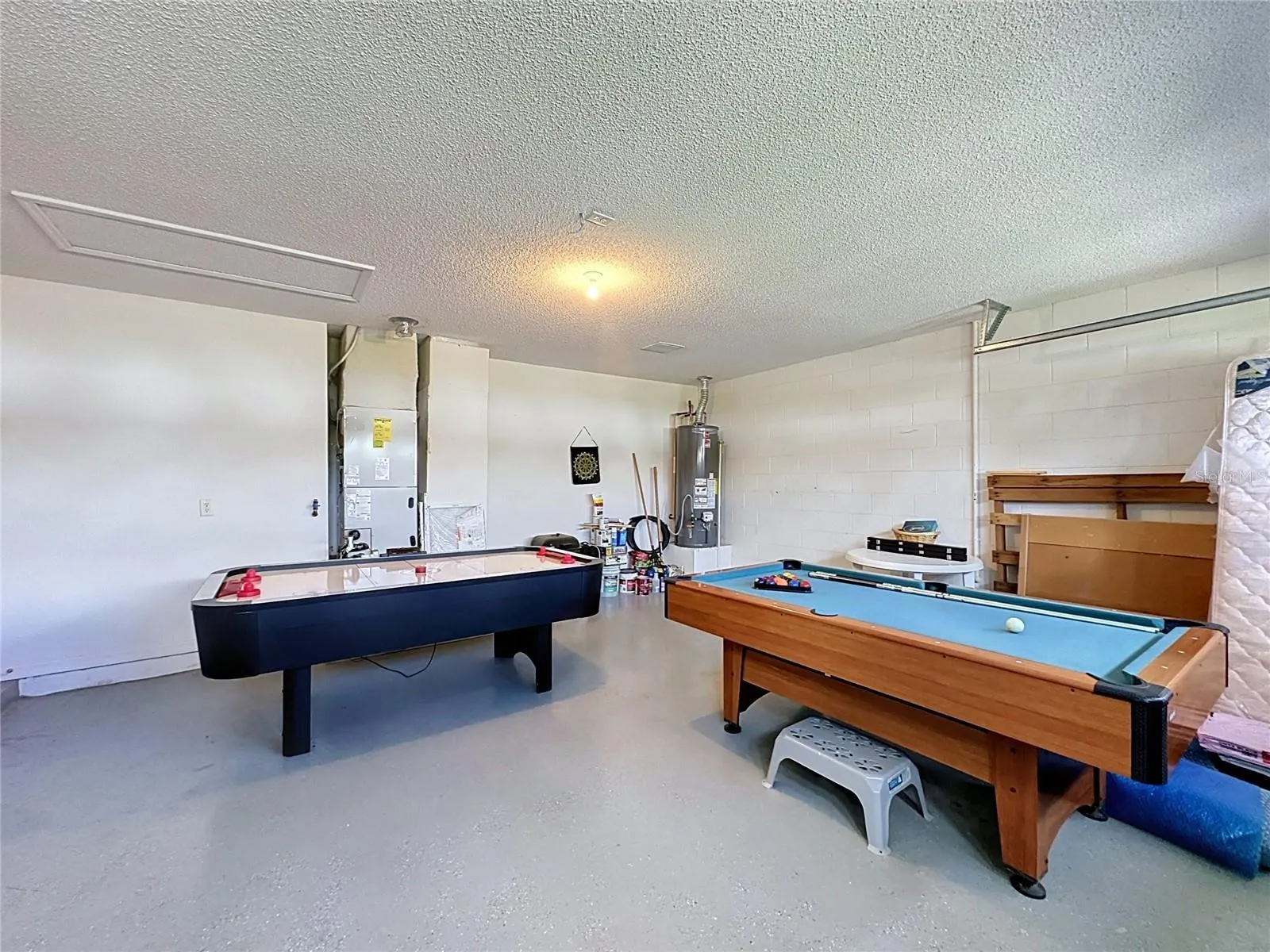 2647 ONEIDA LOOP