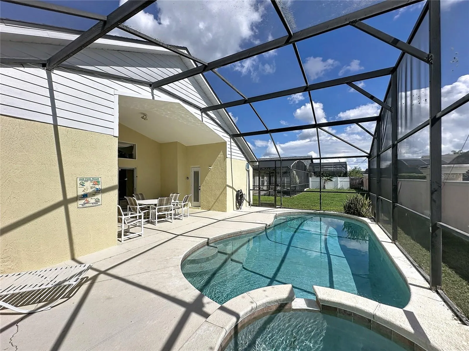 2647 ONEIDA LOOP