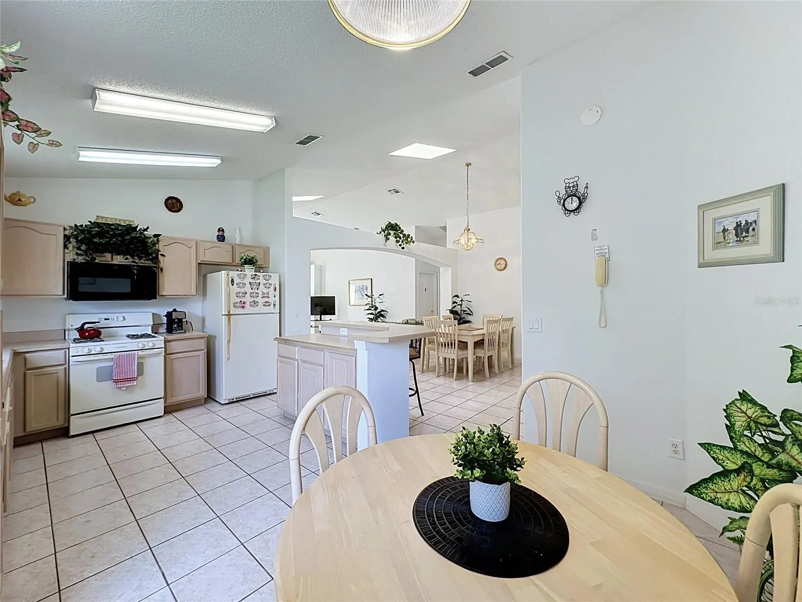 2647 ONEIDA LOOP