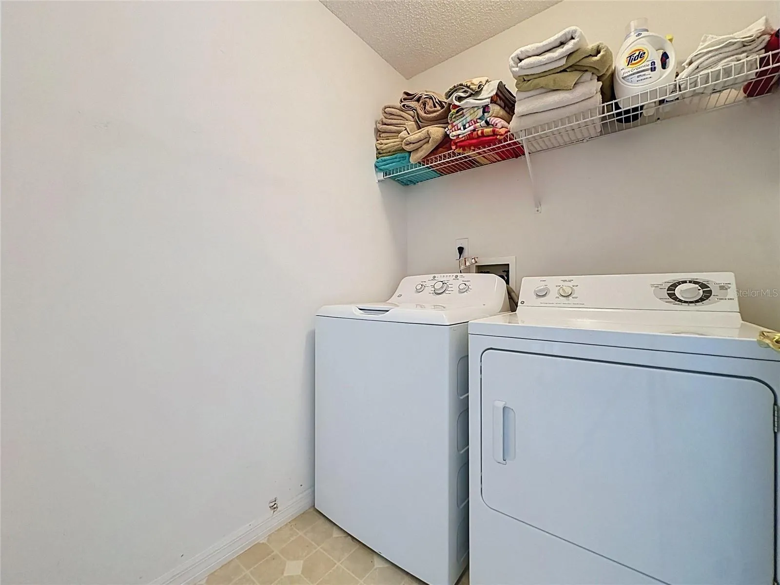2647 ONEIDA LOOP
