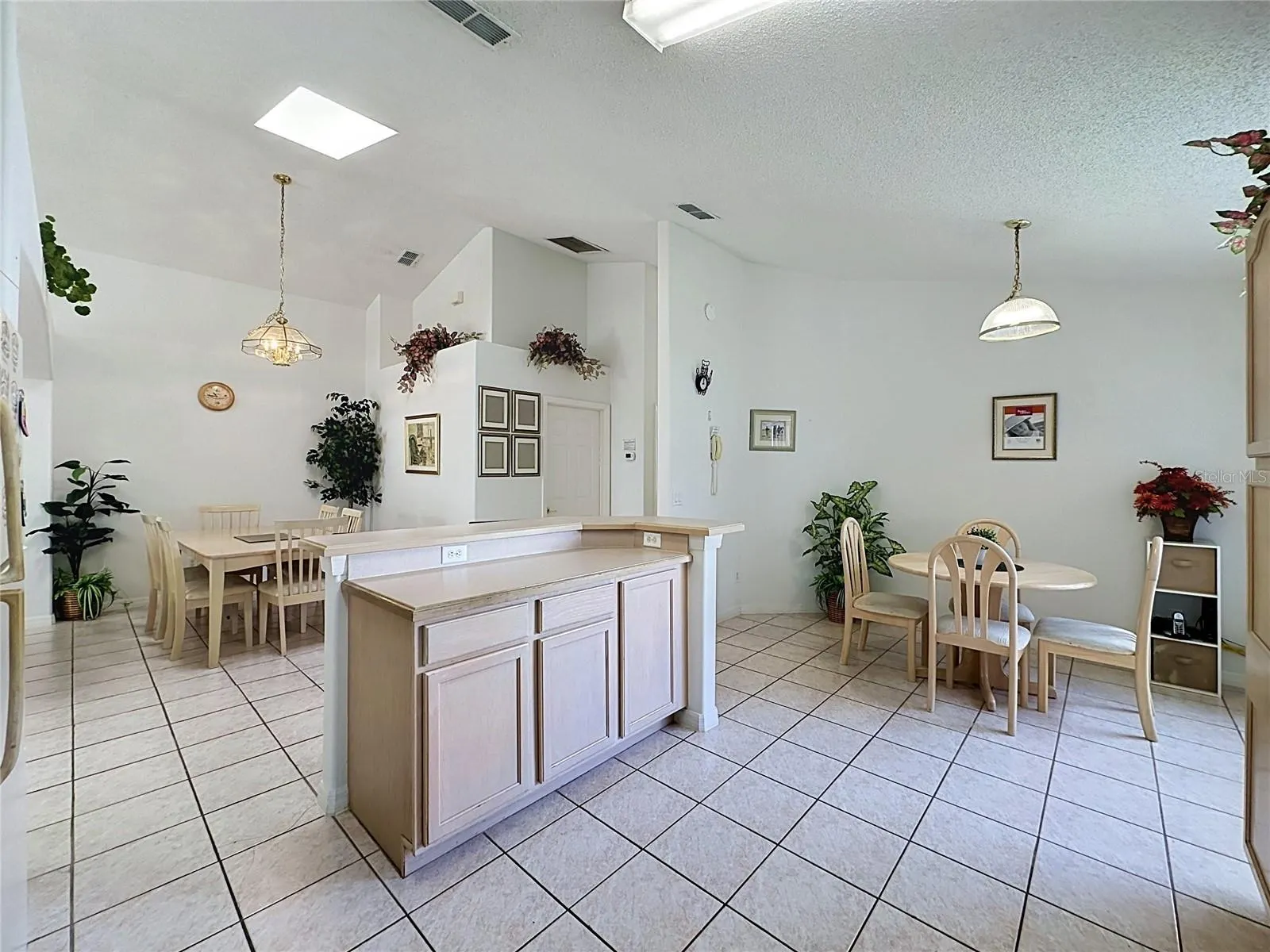 2647 ONEIDA LOOP
