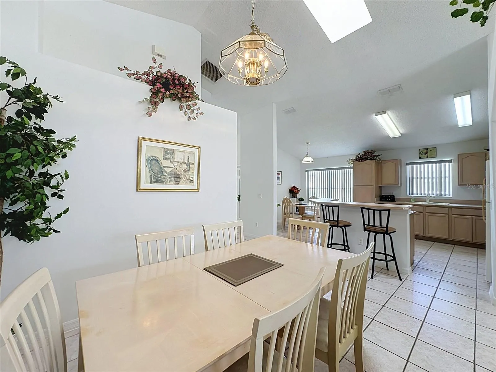 2647 ONEIDA LOOP