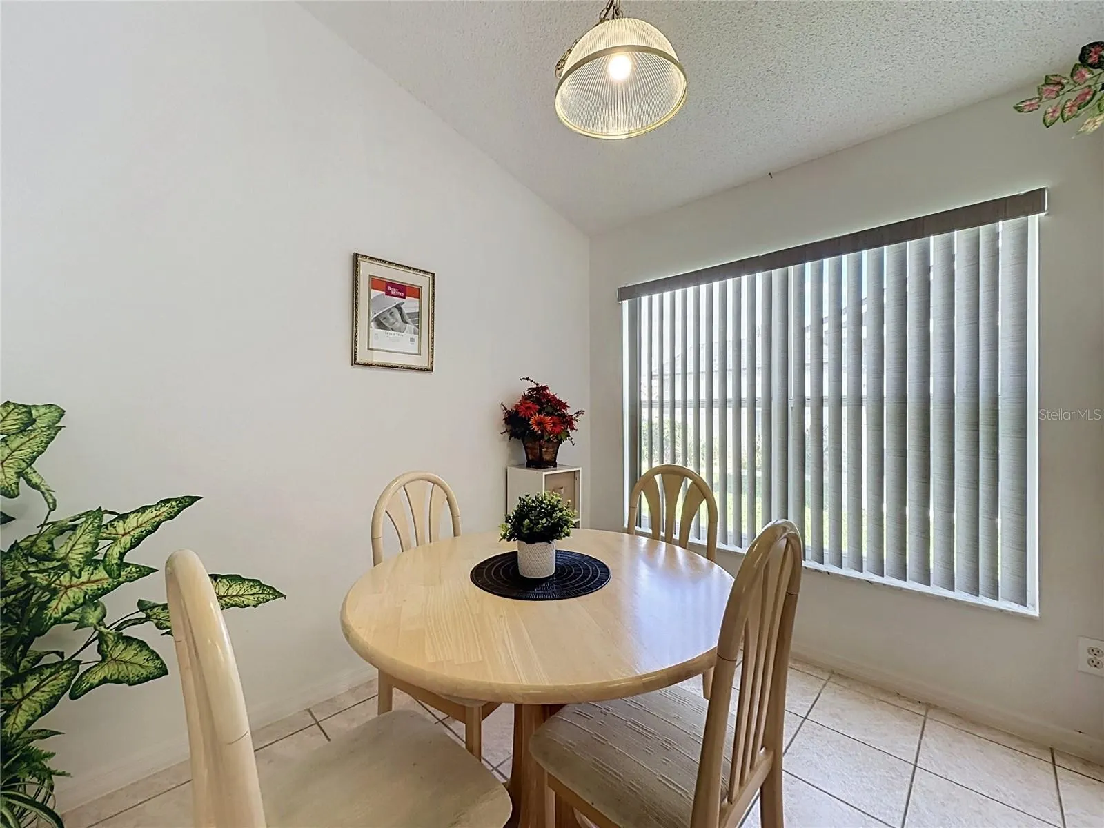 2647 ONEIDA LOOP