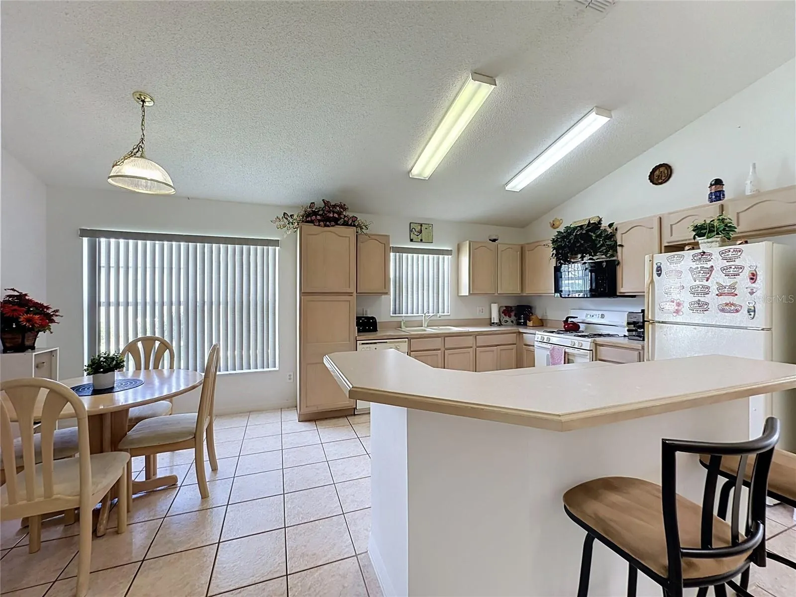 2647 ONEIDA LOOP
