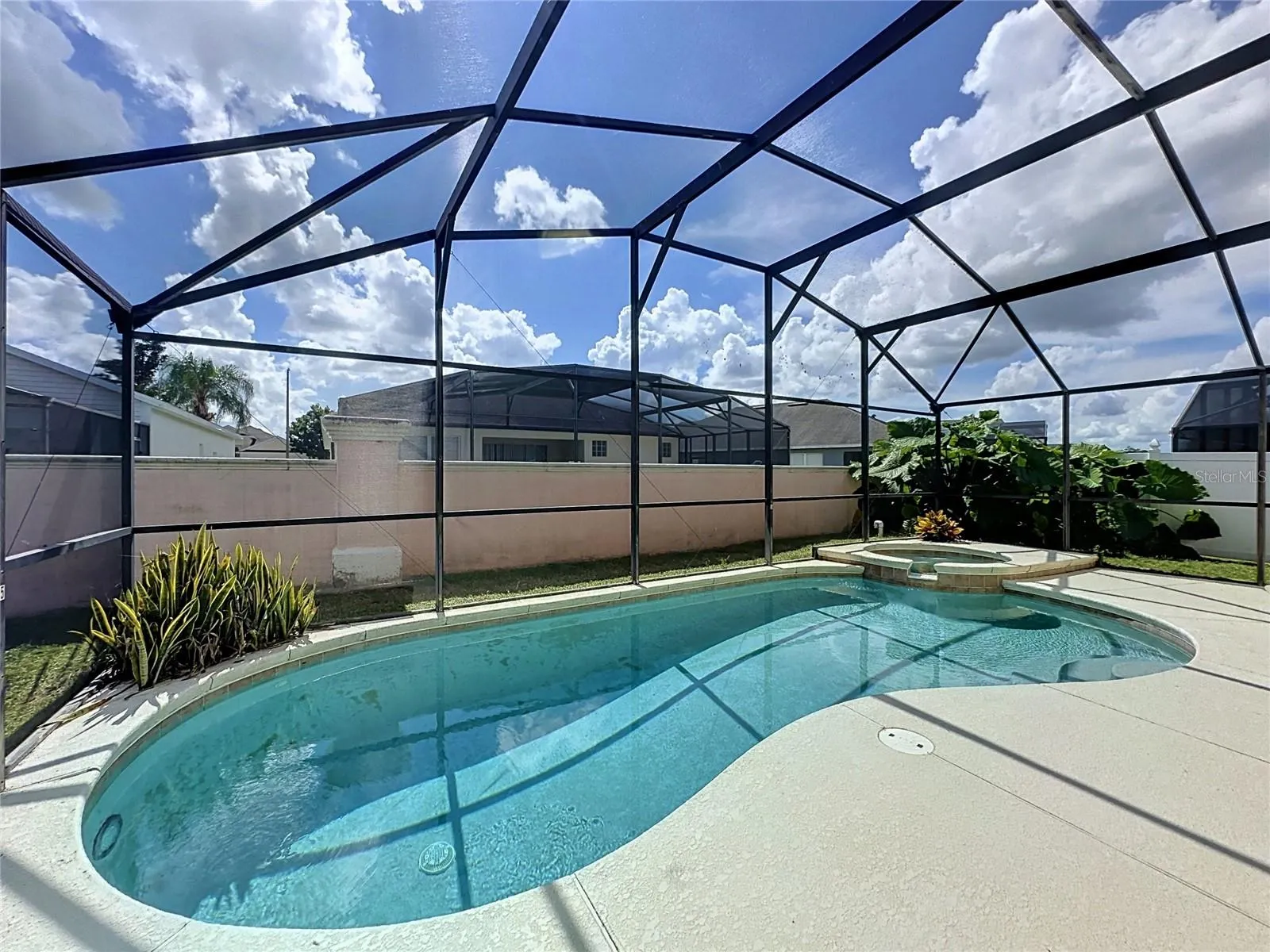 2647 ONEIDA LOOP