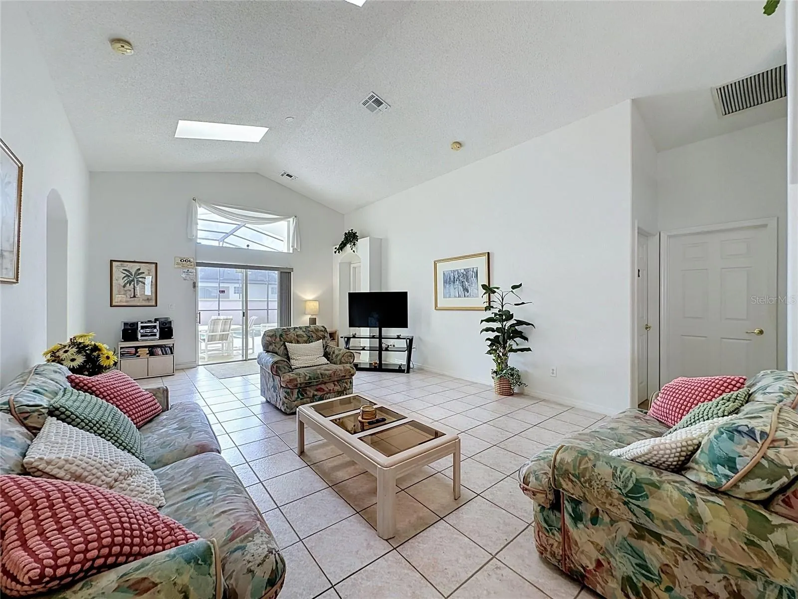2647 ONEIDA LOOP