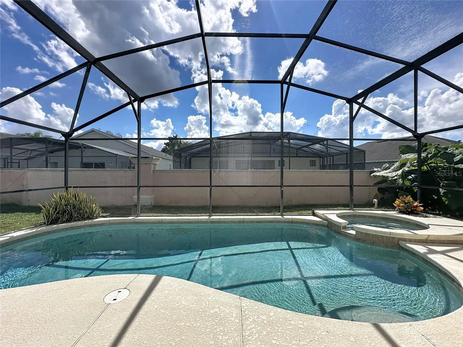 2647 ONEIDA LOOP