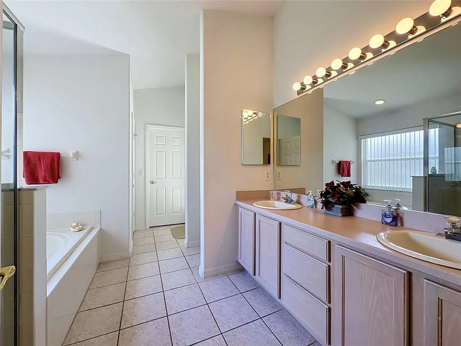 2647 ONEIDA LOOP