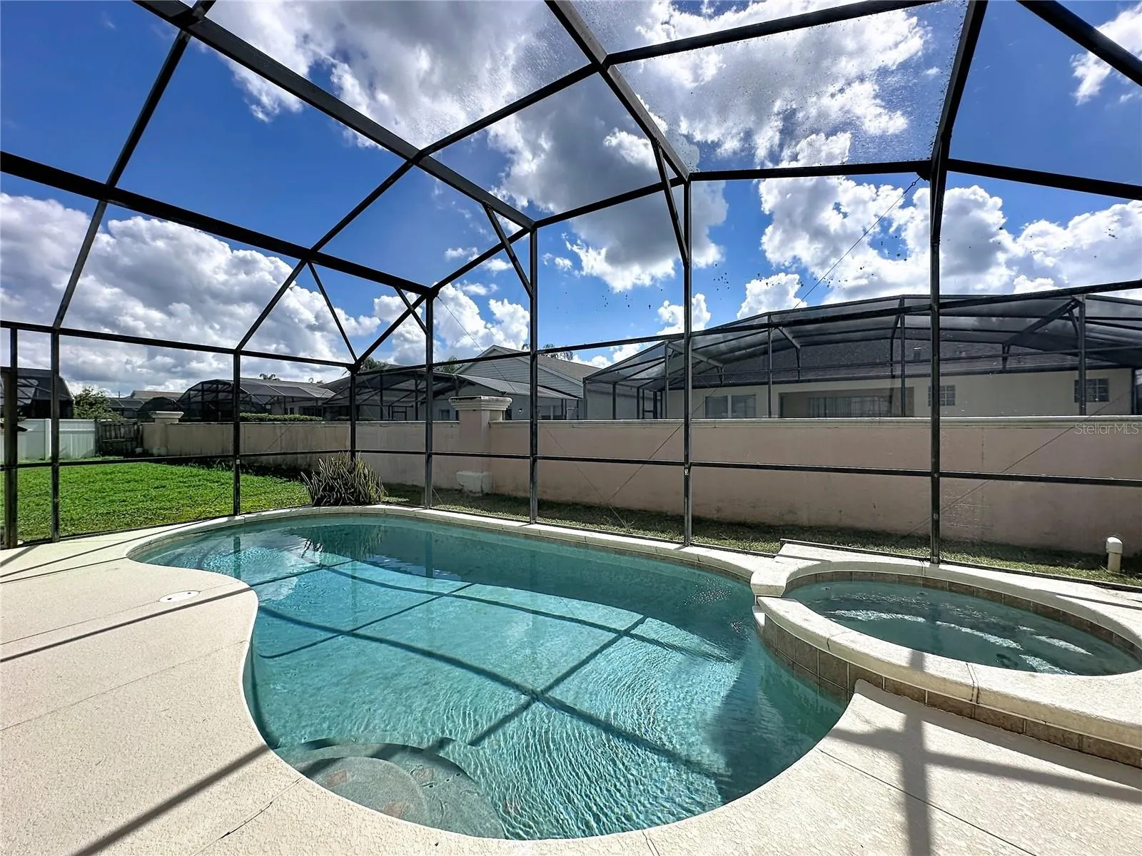 2647 ONEIDA LOOP