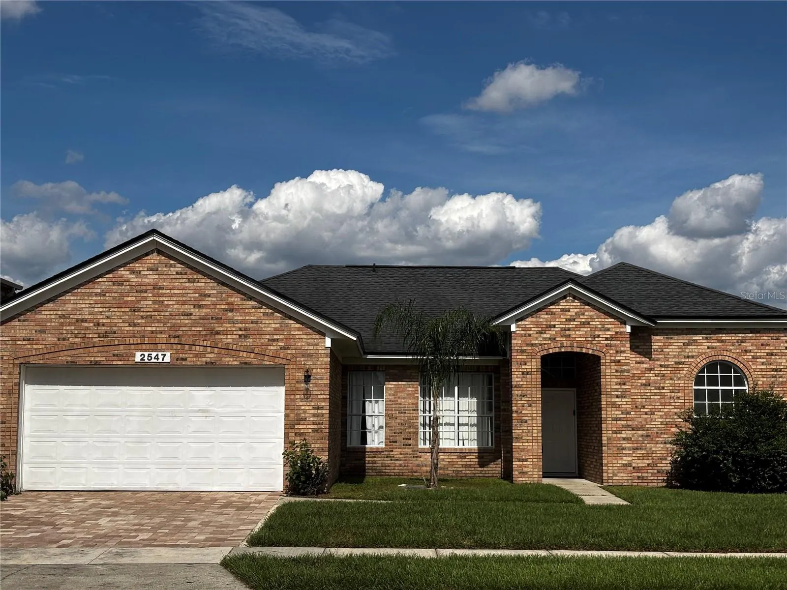 2547 RACCOON RUN LN