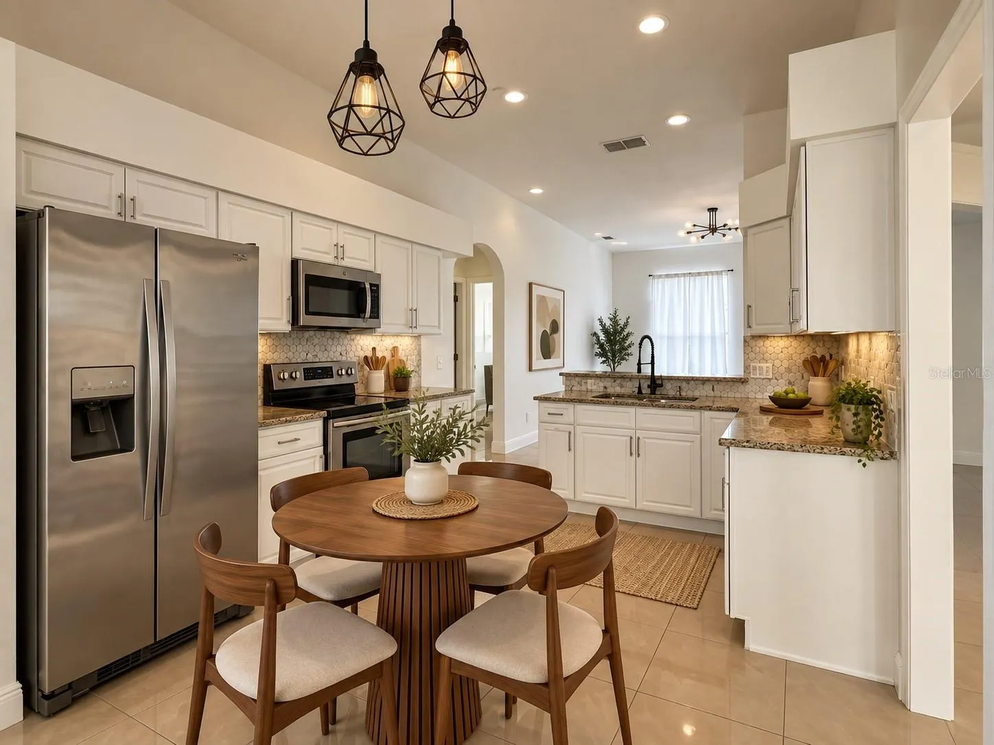 2547 RACCOON RUN LN