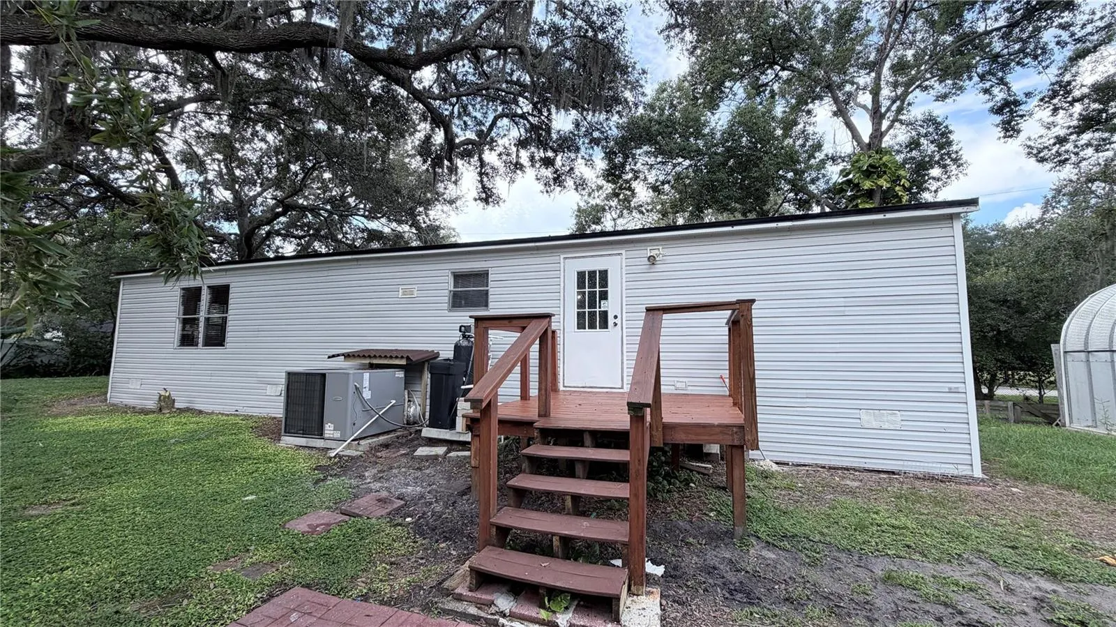 821 NAVAJO DR