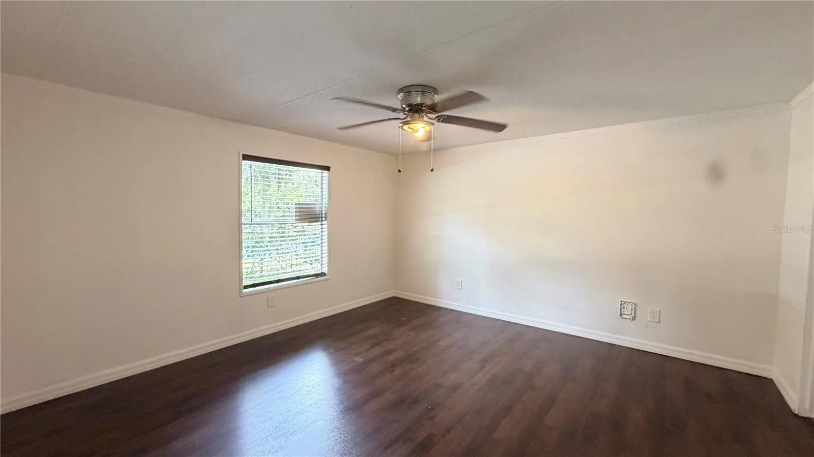 821 NAVAJO DR