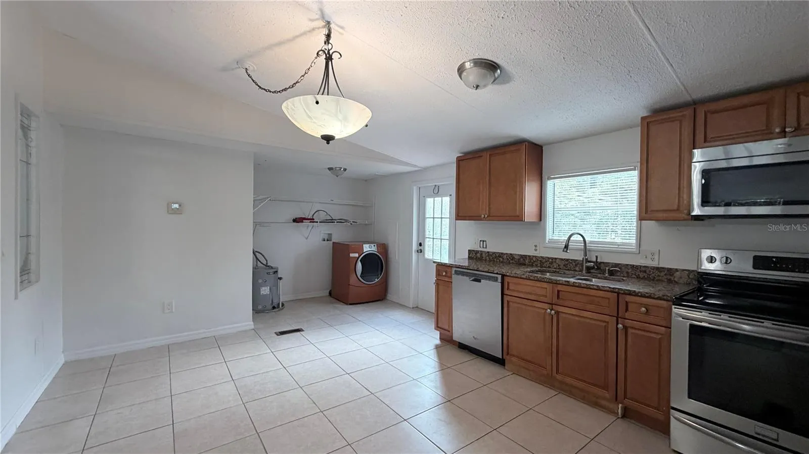 821 NAVAJO DR