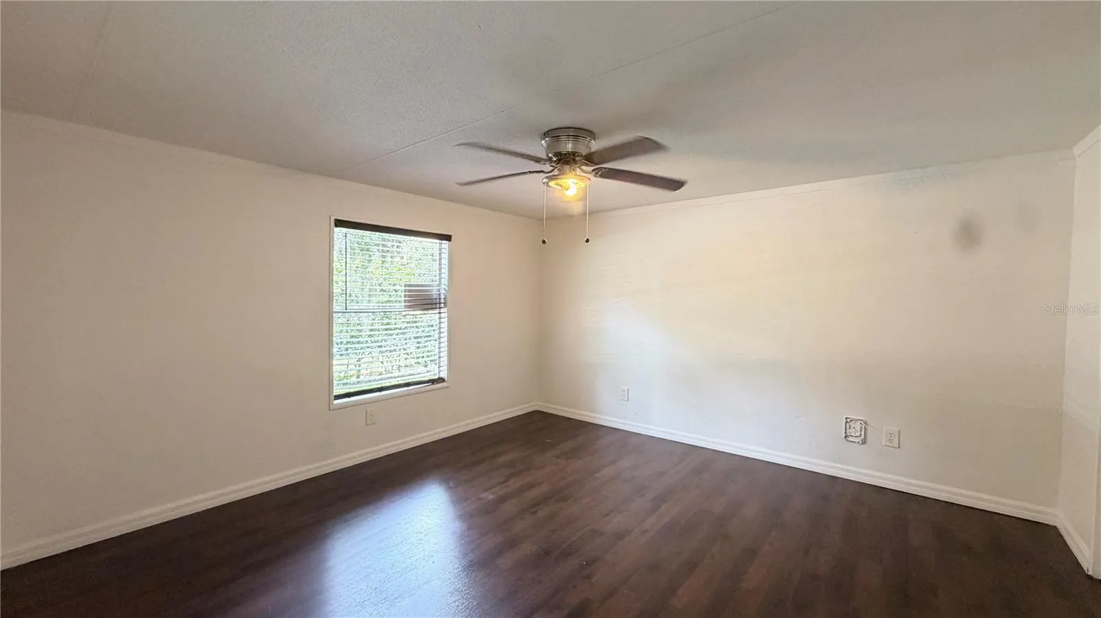 821 NAVAJO DR