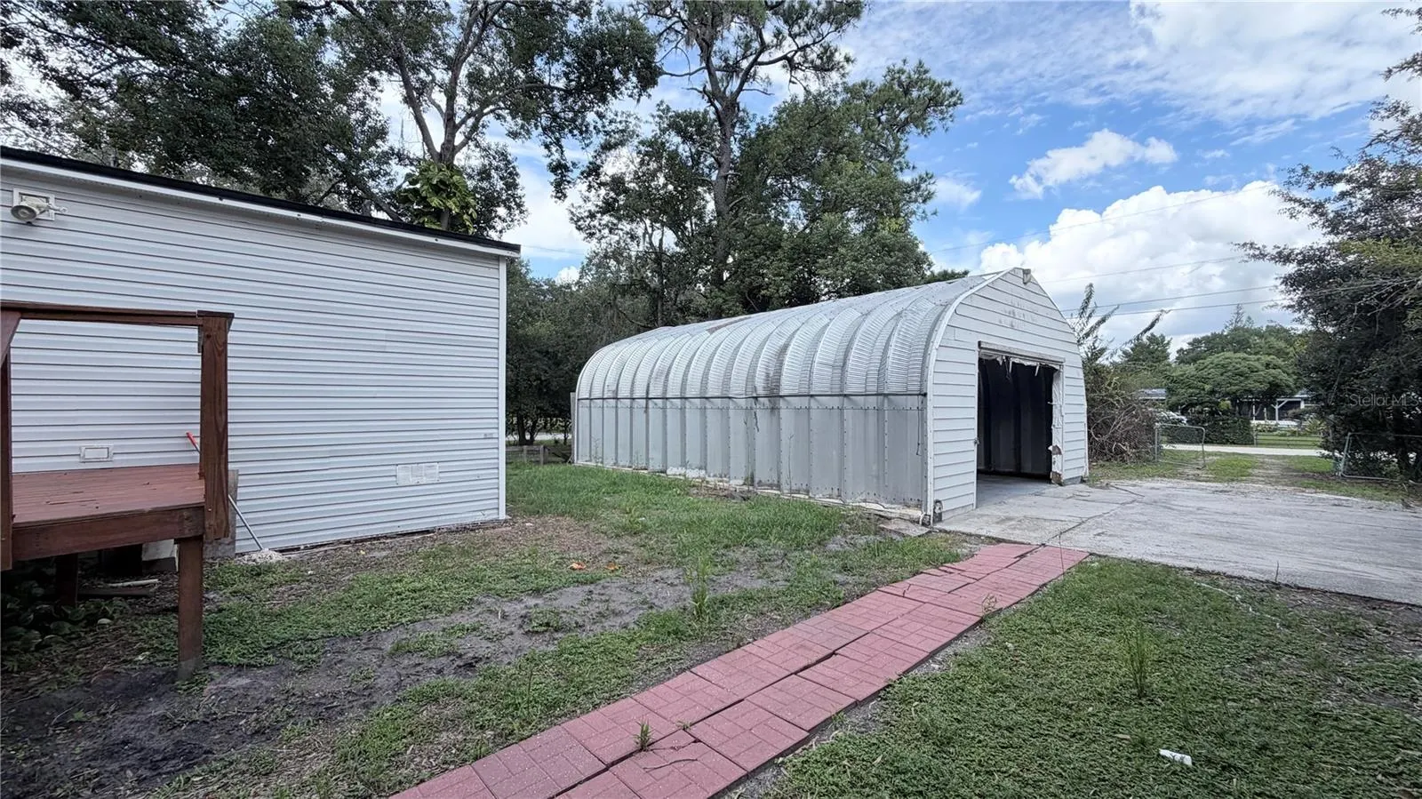 821 NAVAJO DR