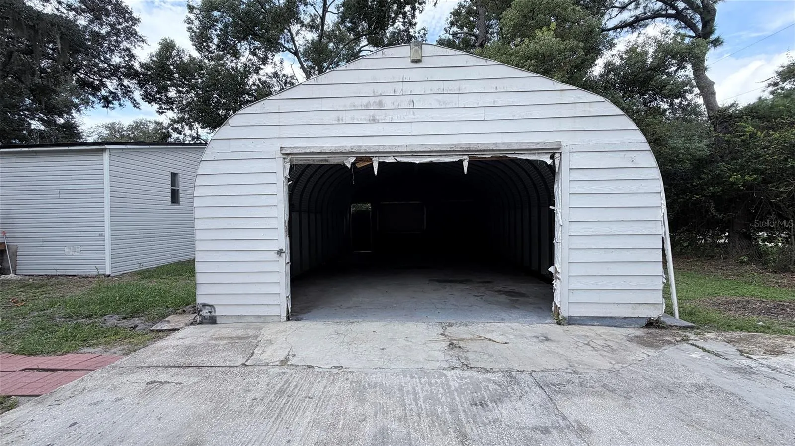 821 NAVAJO DR
