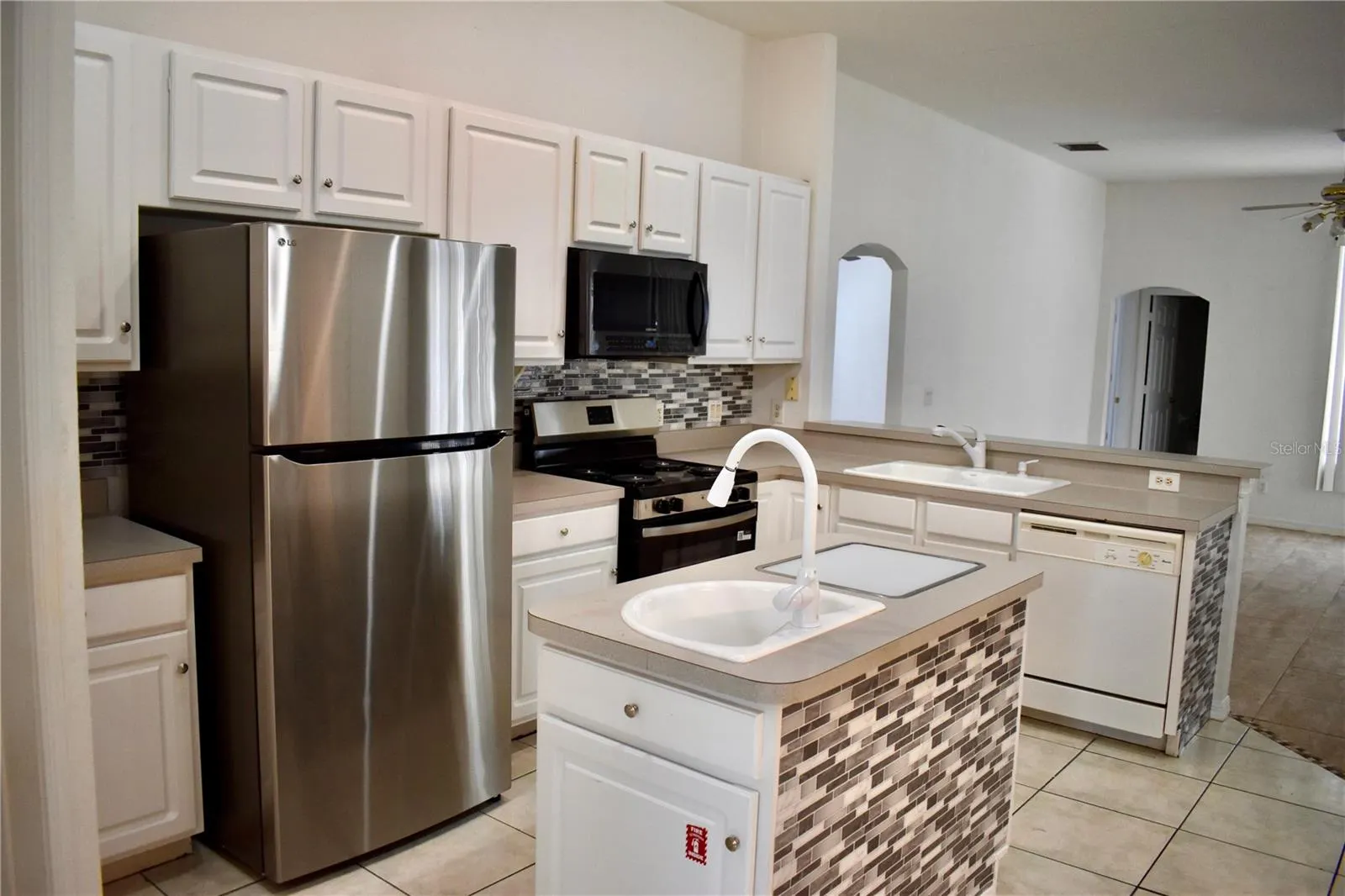 957 VIA BIANCA DR
