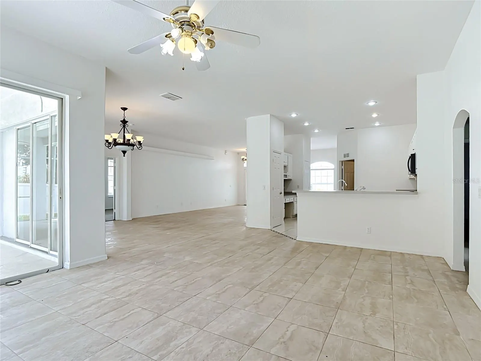 957 VIA BIANCA DR