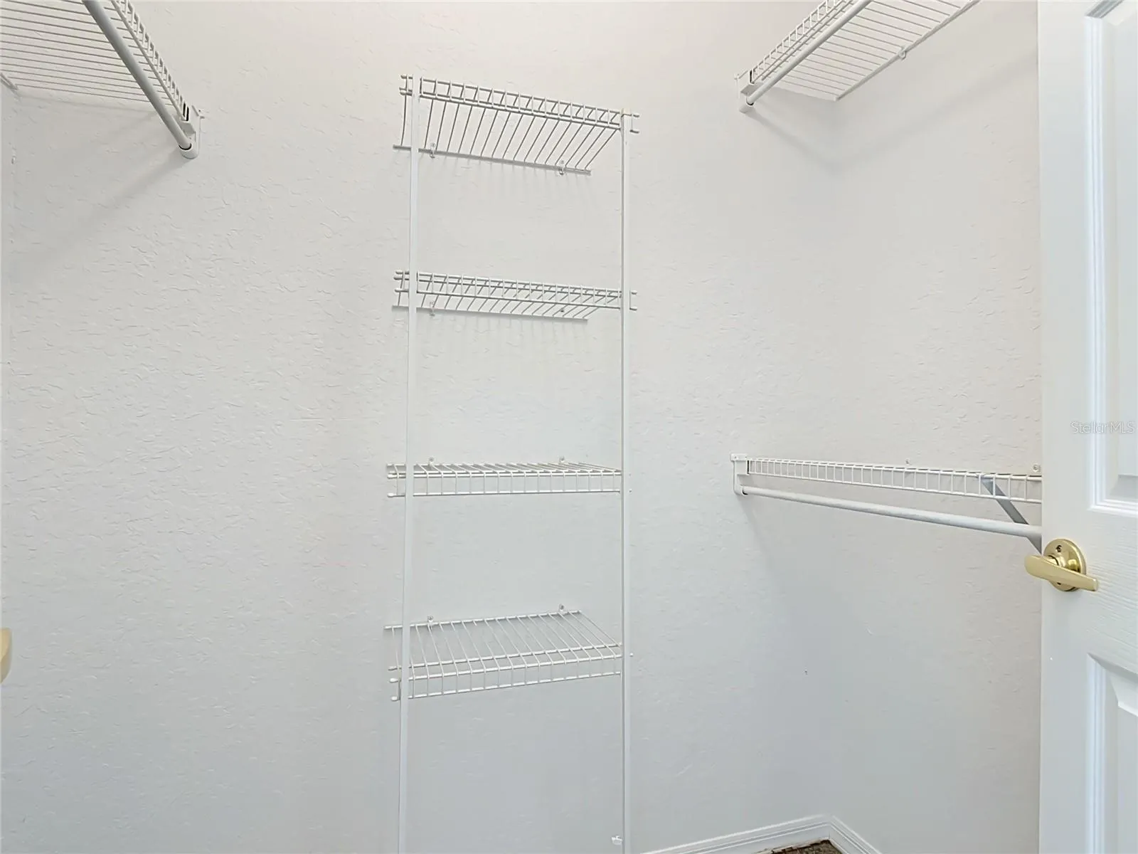 957 VIA BIANCA DR