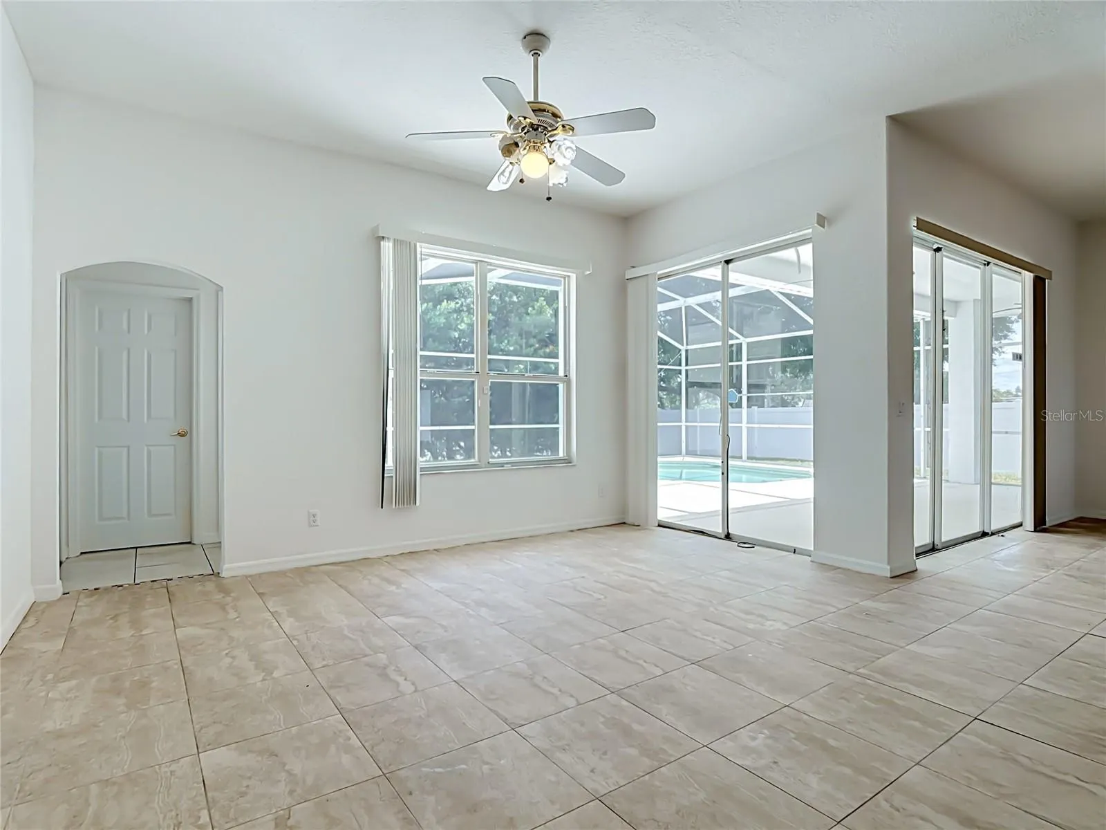 957 VIA BIANCA DR