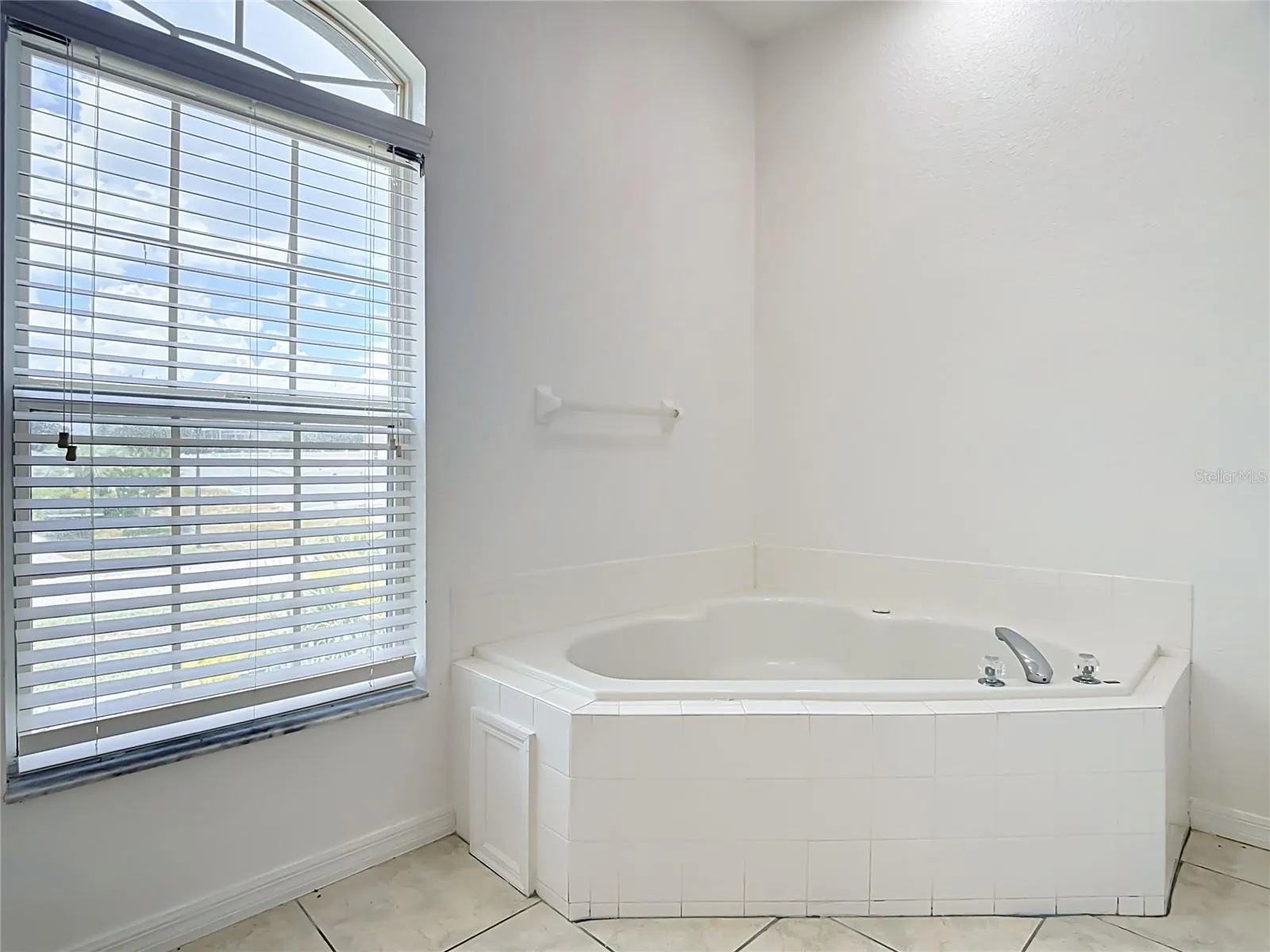 957 VIA BIANCA DR