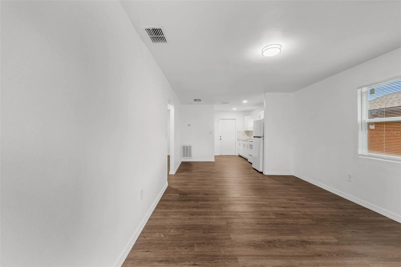 825 BOOKER AVE