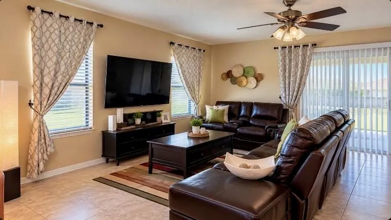 2921 CASABELLA DR