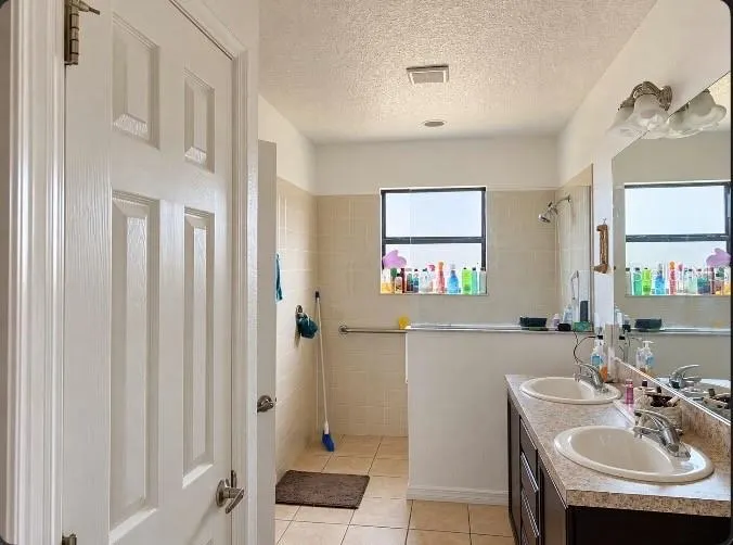2921 CASABELLA DR