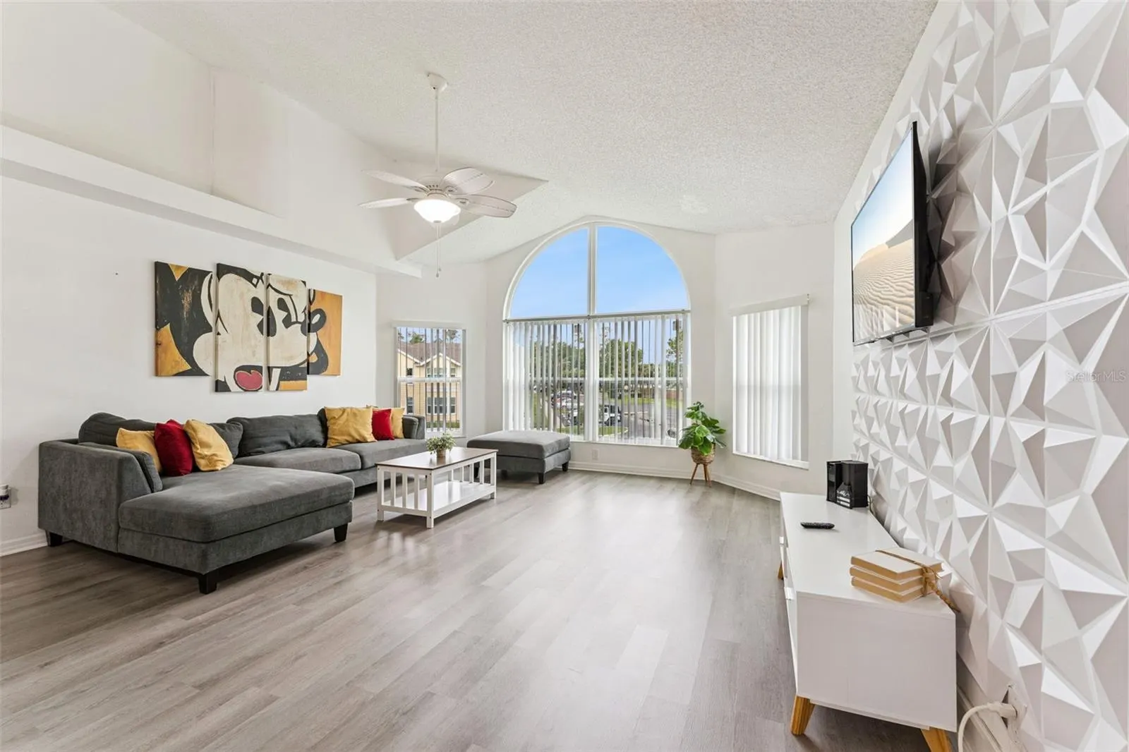 5017 LAGUNA BAY CIR #100 #100