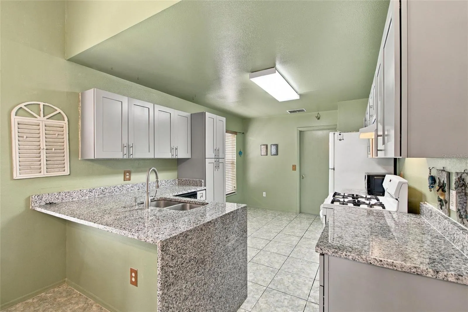 298 INDIAN POINT CIR