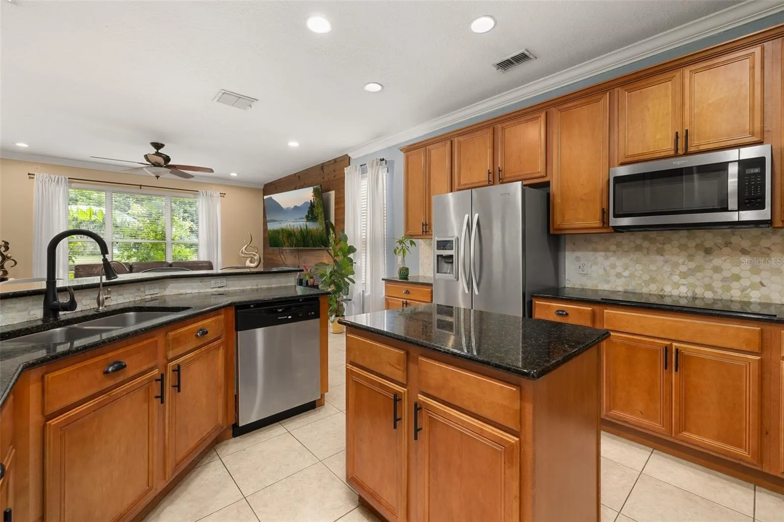 3713 EAGLE ISLE CIR