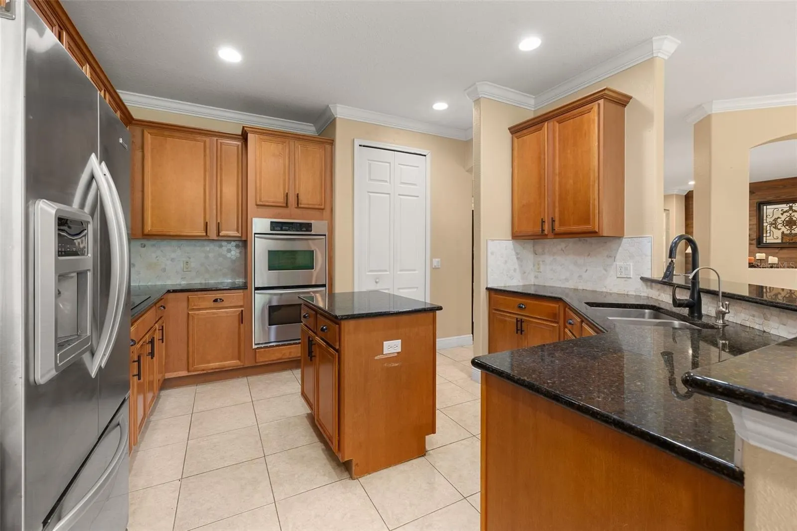 3713 EAGLE ISLE CIR