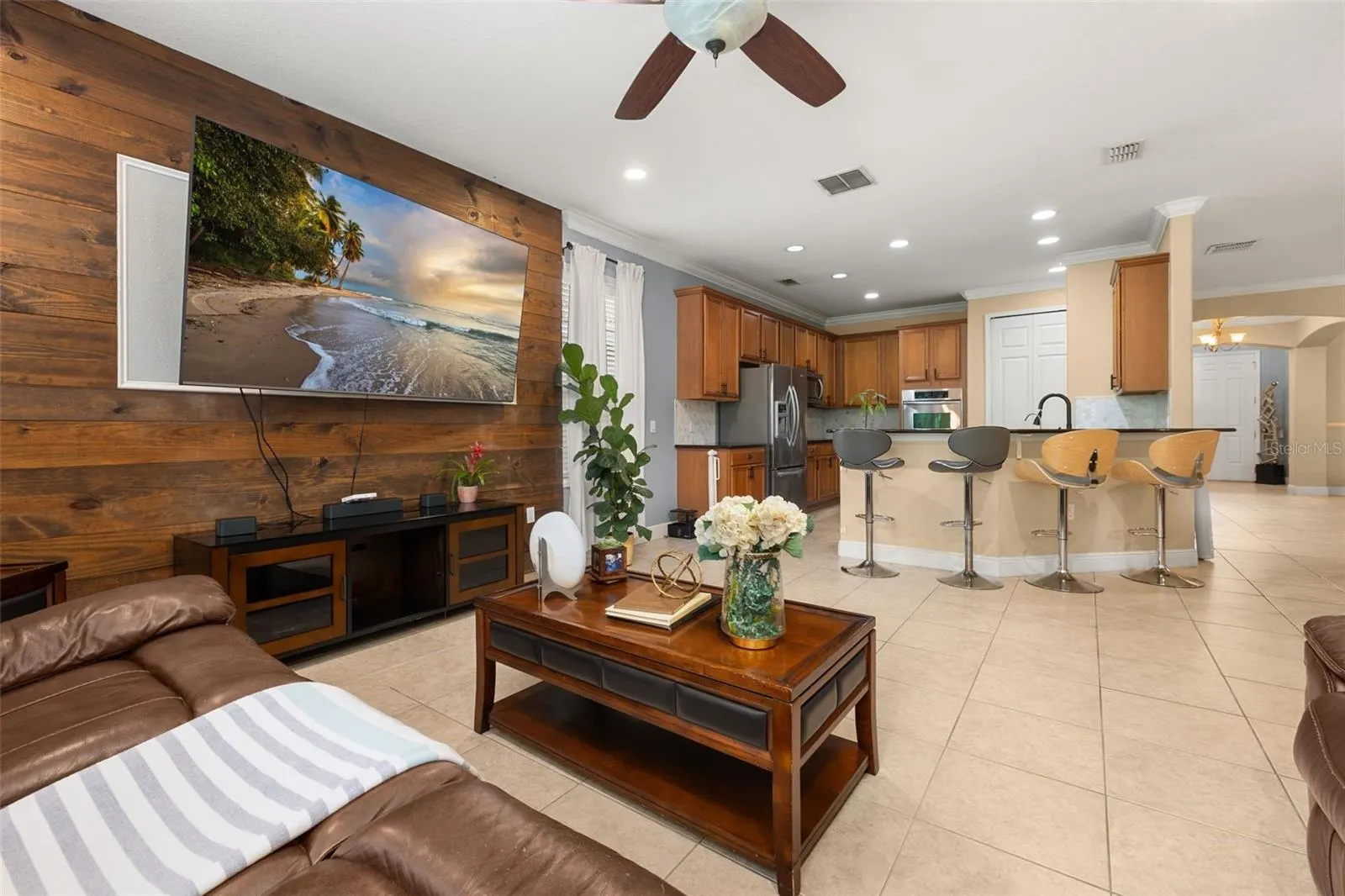 3713 EAGLE ISLE CIR