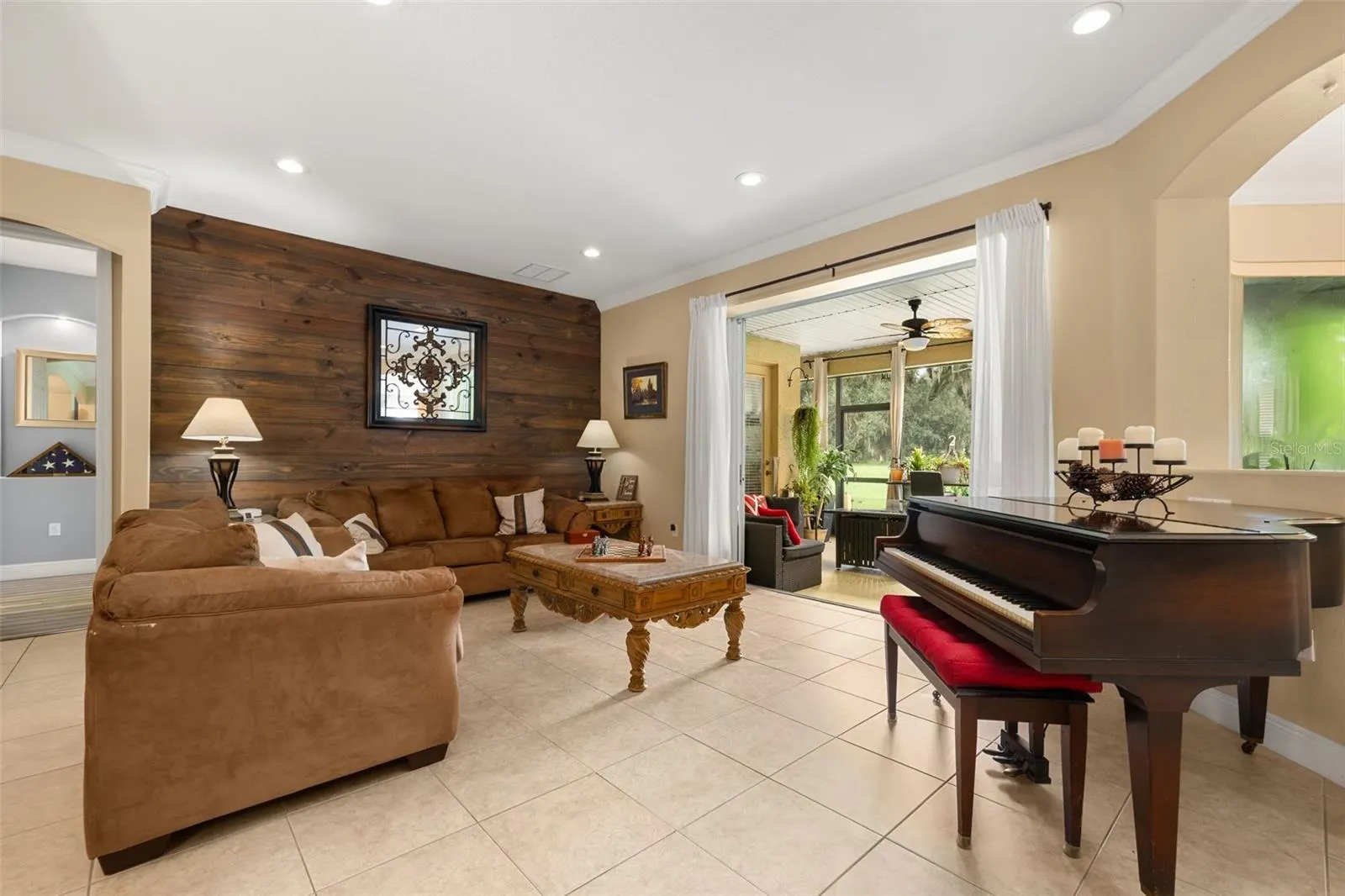 3713 EAGLE ISLE CIR