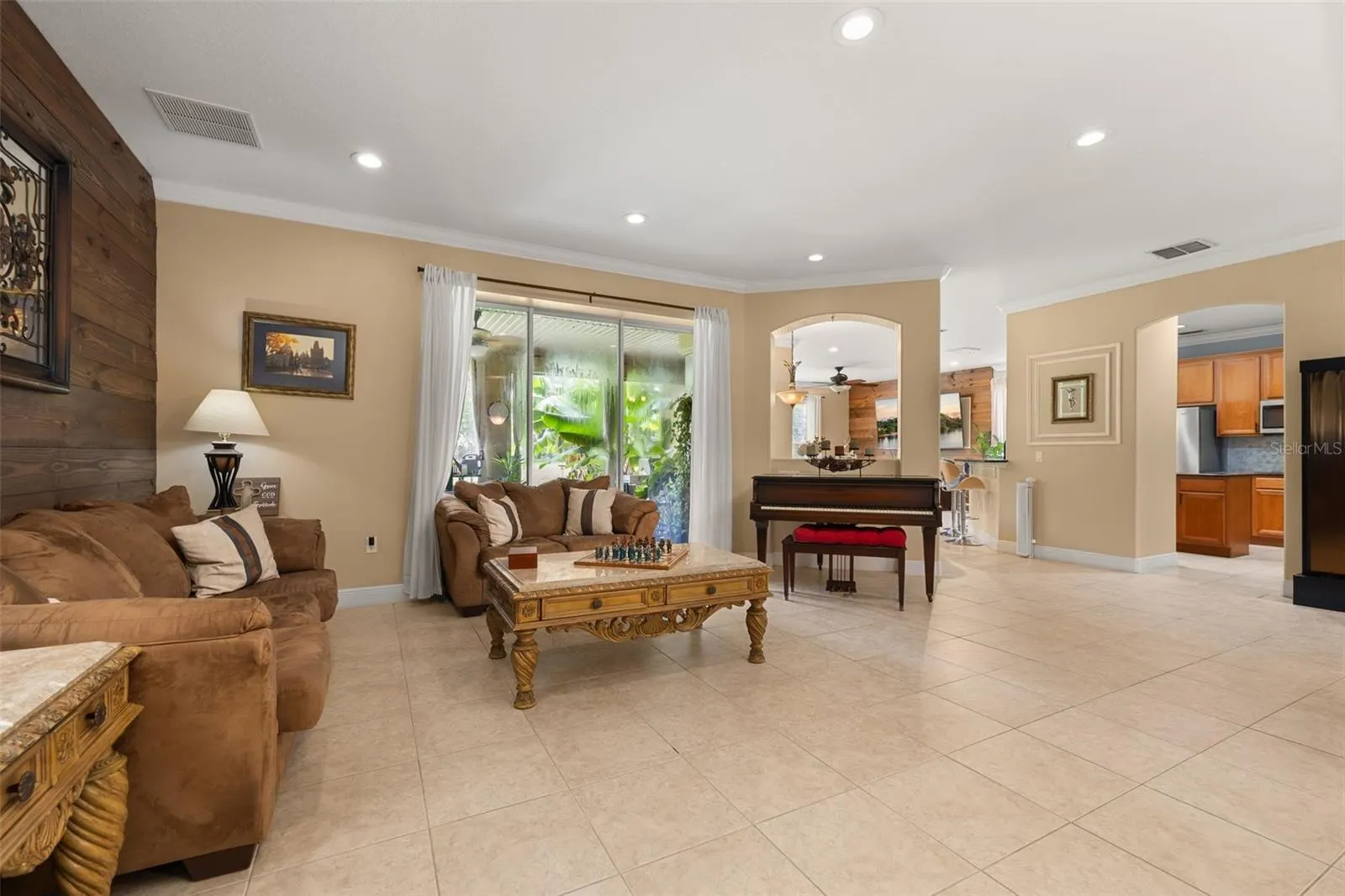 3713 EAGLE ISLE CIR