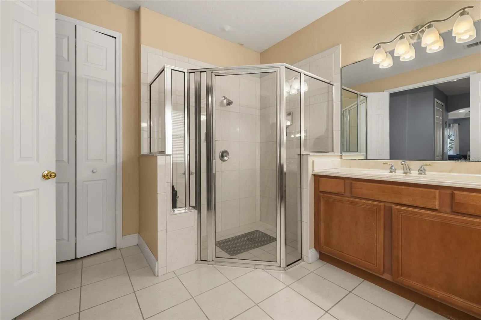 3713 EAGLE ISLE CIR