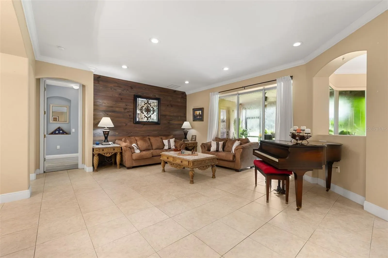 3713 EAGLE ISLE CIR
