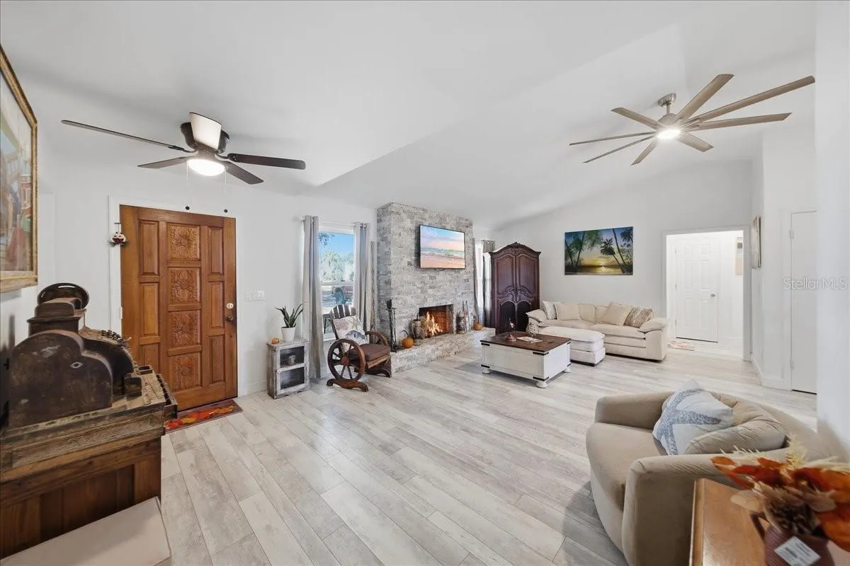 301 COLUMBUS ST