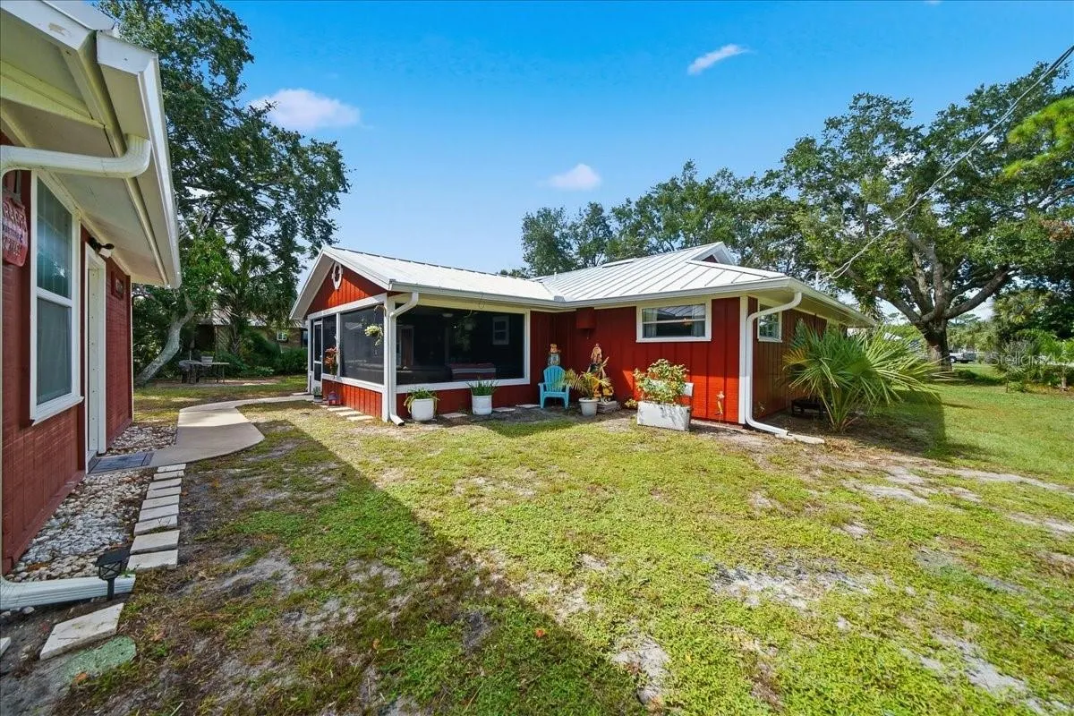 301 COLUMBUS ST