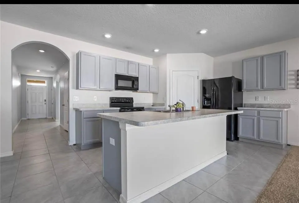 615 SQUIRES GROVE DR