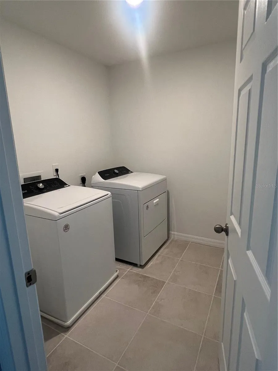 3107 LAUREL OAK LANE