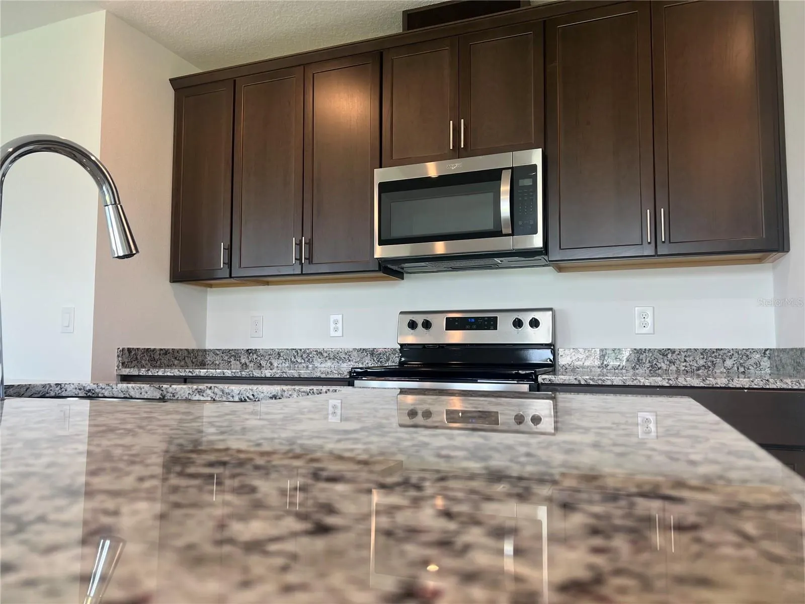 3107 LAUREL OAK LANE