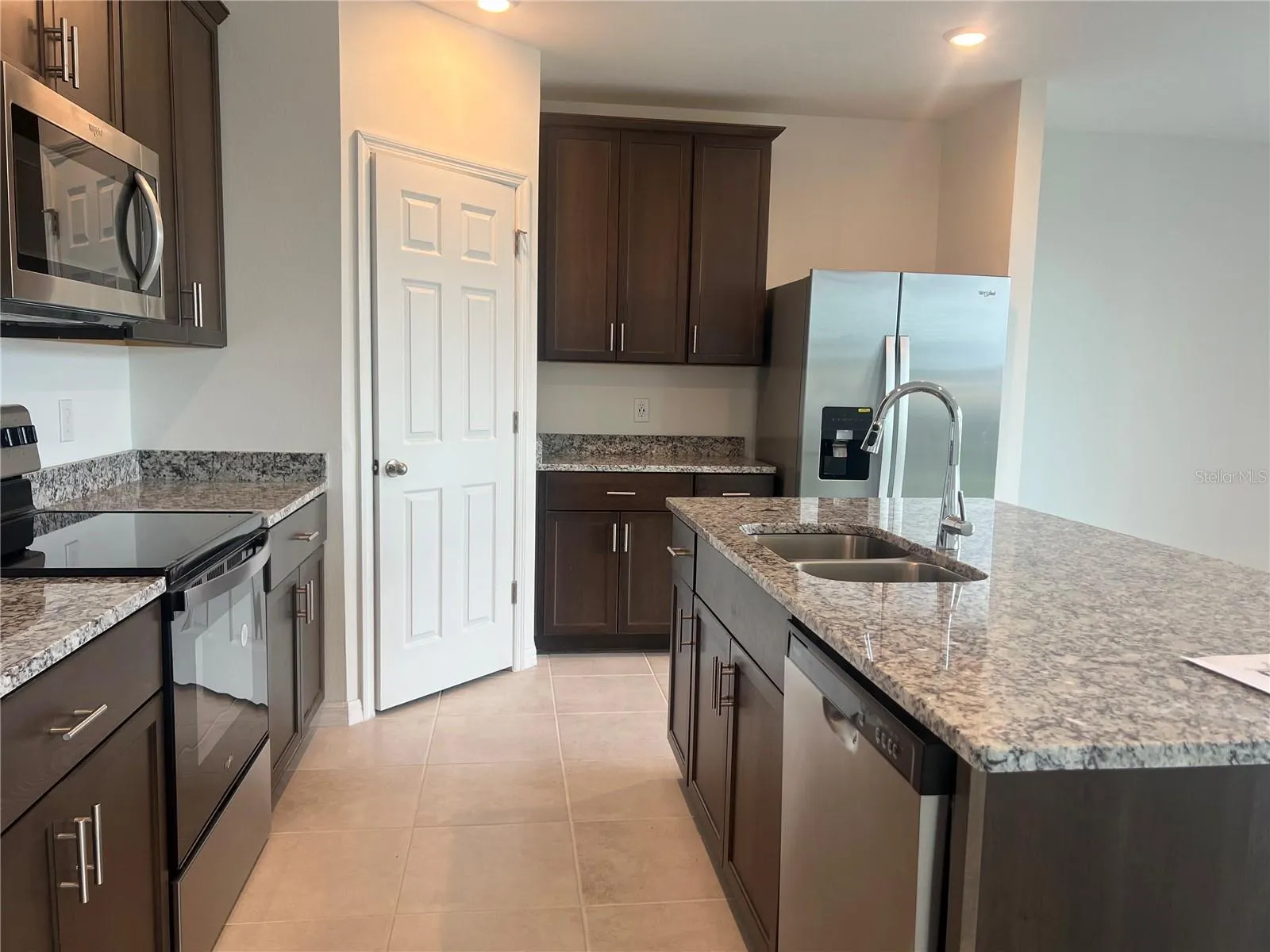 3107 LAUREL OAK LANE